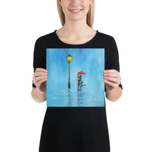 Load image into Gallery viewer, Kissing couple in the rain print